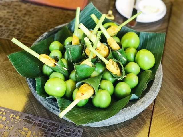 Sate lilit.