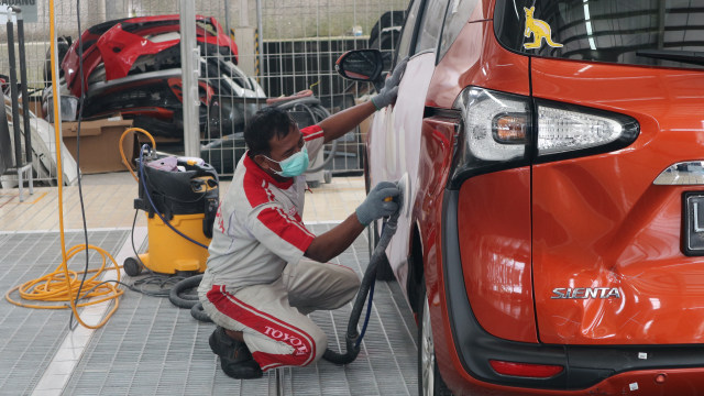 Otomotif, Auto2000, diler, body & paint,