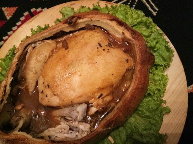 Ayam balut roti Poulet au Pain. (Mega Dwi Anggraeni) 