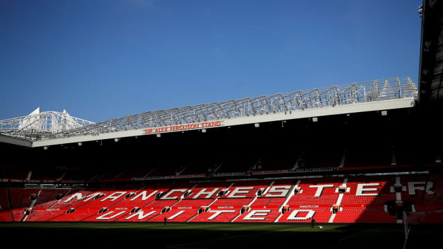 Suasana Old Trafford jelang laga MU vs Liverpool. Foto: Reuters/Phil Noble