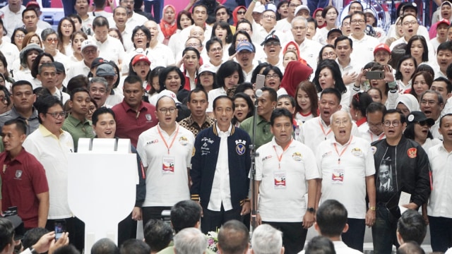 Capres no urut 01, Joko Widodo (tengah) di Deklarasi Dukungan 10.000 Pengusaha untuk Jokowi-Amin di Istora Senayan, Jakarta, Kamis, (21/3). Foto: Jamal Ramadhan/kumparan
