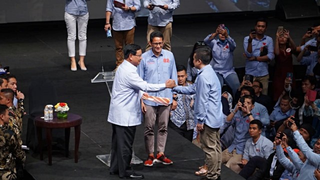 Pasangan calon nomor urut 02, Prabowo-Sandi tiba di acara silaturahmi Aliansi Pengusaha Nasional. Foto: Helmi Afandi/kumparan