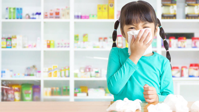 Sinusitis pada anak ditandai pilek dan demam. Foto: shutterstock