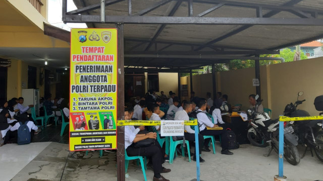 Suasana pendaftaran anggota Polri di Mapolres Bojonegoro. Jumat (22/03/2019)