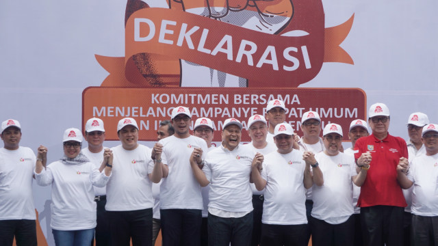 Deklarasi menjaga netralitas ASN, TNI, dan Polri dalam Pemilu 2019 dan Komitmen Bersama Menjelang Kampanye Rapat Umum dan Iklan Kampenye Pemilu di Gedung Bawaslu, Jakarta, Sabtu (23/3). Foto: Fanny Kusumawardhani/kumparan
