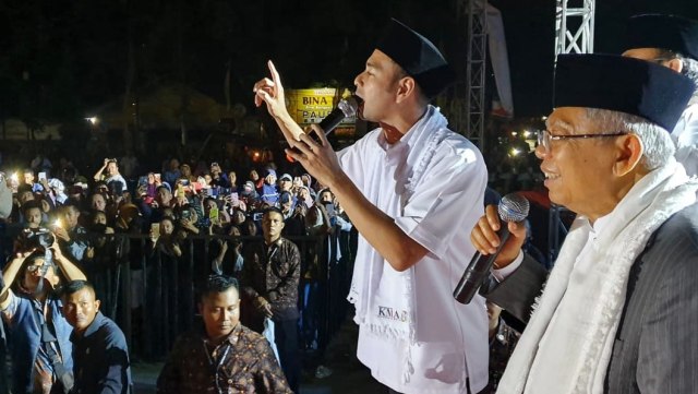 Artis Raffi Ahmad bersama calon Wakil Presiden nomor urut 01, Ma'ruf Amin menghadiri acara SantriFest dalam rangka berkampanye, di Serang, Banten. Foto: Rafyq Alkandy Ahmad Panjaitan/kumparan