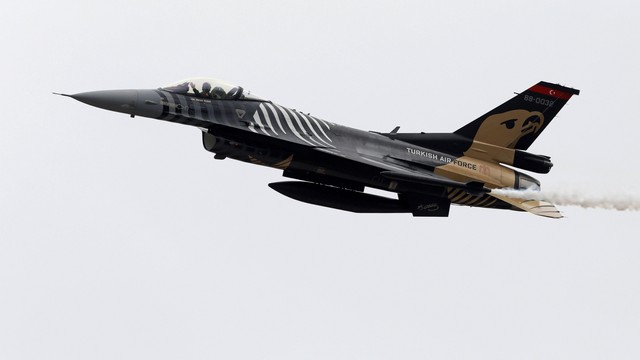 Pesawat tempur milik Turki, F-16C. Foto: Reuters/Akhtar Soomro