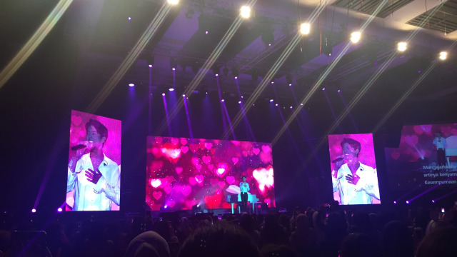 Park Bo Gum bernyanyi lagu Rizky Febian di acara fan meeting bertajuk 'Good Day' di Jakarta, Sabtu (23/3). Foto: Nadila Eldia R/kumparan