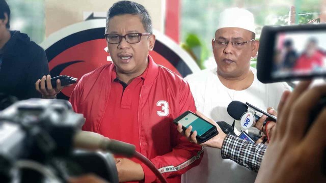 Sekjen PDIP Hasto Kristiyanto memberikan keterangan pers terkait kampanye terbuka di Banten. Foto: Dok. Tim Media PDIP