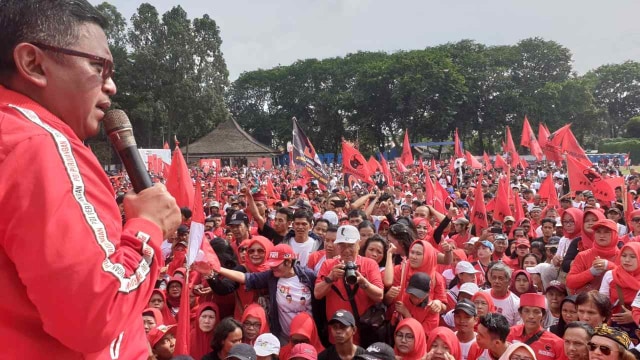 Sekjen PDIP Hasto Kristiyanto saat hadir di kampanye Akbar PDIP di Alun-Alun Tanggerang. Foto: Dok. Tim media PDIP