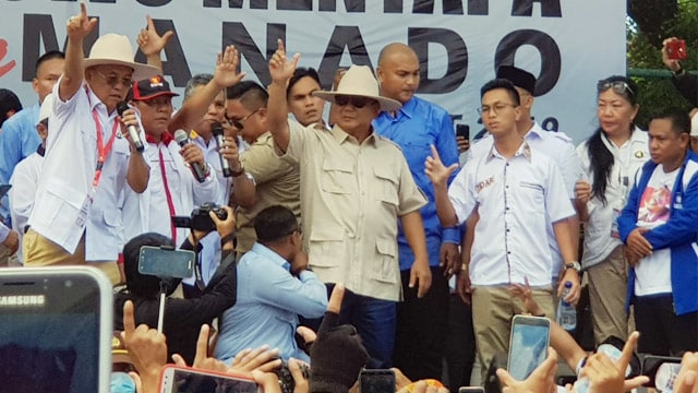 Prabowo Subianto saat sedang orasi politik di Kota Manado, Sulawesi Utara.