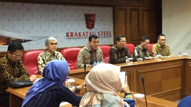 Konferensi Pers PT Krakatau Steel (Persero) Tbk Terkait Kasus OTT Wisnu Kuncoro. Foto: Ema Fitriyani/kumparan