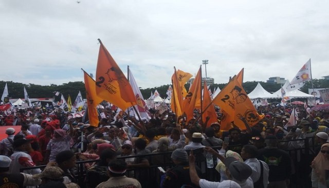 Bendera Golkar di Kampanye Prabowo di Makassar (int)