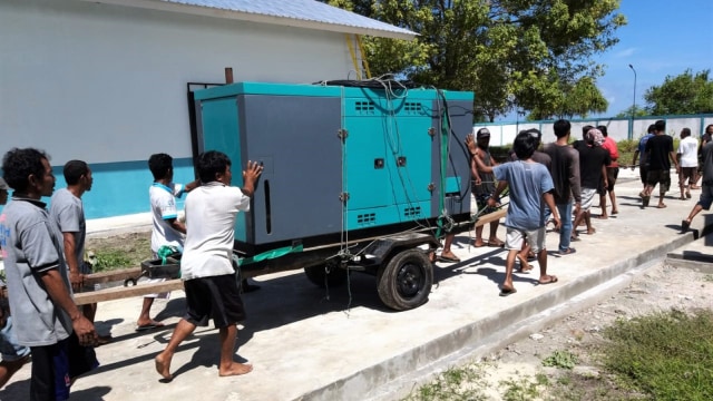 Mesih PLN yang dibawa ke Pulau Kolorai, Morotai. (Foto: Istimewa)