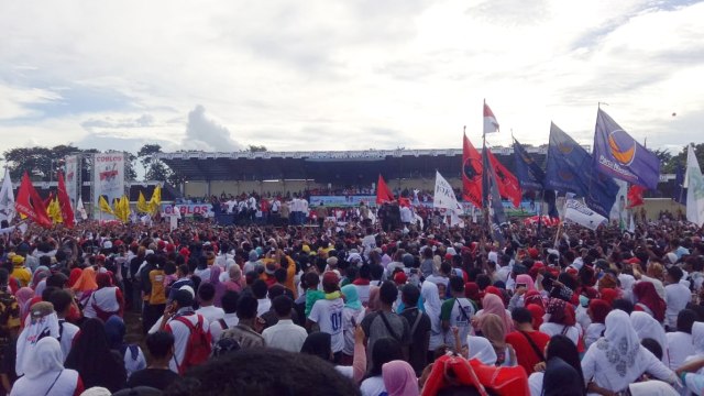 Jokowi hadiri Kampanye Akbar di Stadion Yusuf Maulana, Serang, Banten. Foto: Fahrian Saleh/kumparan