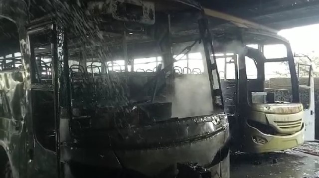 Bus Dedy Jaya terbakar di Garasi Cimohong, Bulakamba, Brebes. 