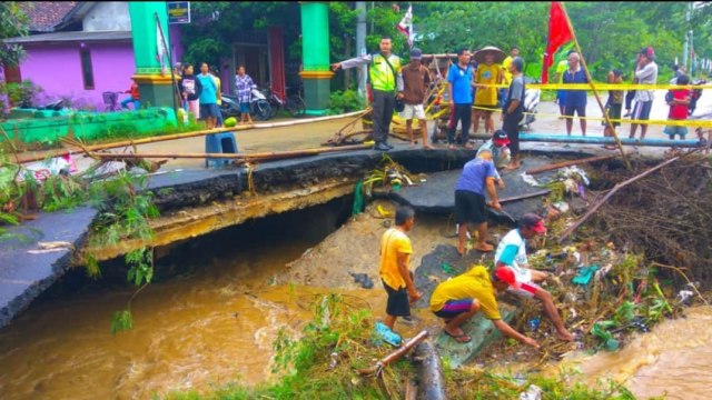 Salah satu daerah di Yogyakarta yang terdampak longsor dan banjir. Foto: erl.