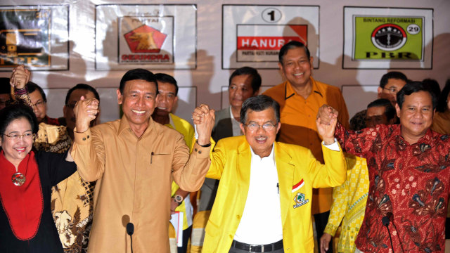 Pemilu 2009, Ketua Umum PDI-Perjuangan Megawati (kiri), Ketua Umum Partai Hanura, Wiranto (tengah kiri), Jusuf Kalla (tengah kanan), dan Prabowo Subianto (Kanan). Foto: AFP/ADEK BERRY