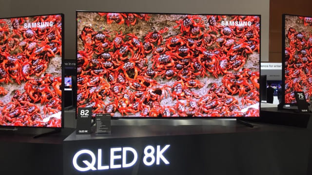 TV Samsung QLED 8K di Samsung Forum 2019, Singapura. Foto: Sayid Mulki Razqa/kumparan