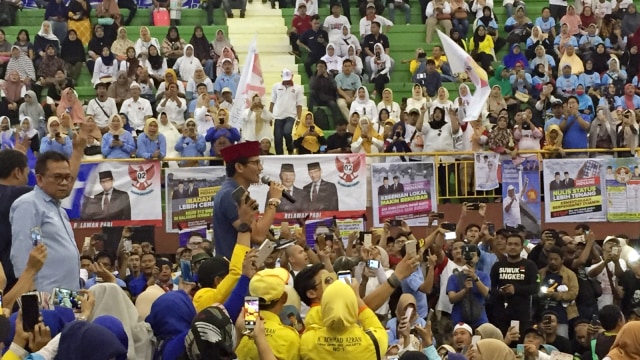 Kampanye Akbar Sandiaga Uno di Gor Ciracas, Jakarta Timur, Senin (25/3). Foto: Darin Atiandina/kumparan