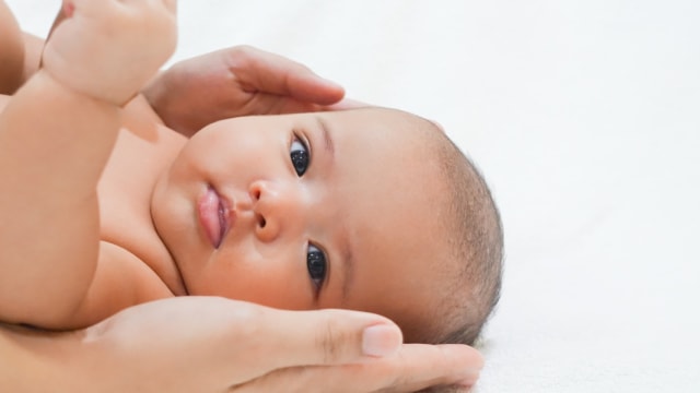 Ilustrasi bayi sakit kepala. Foto: Shutterstock
