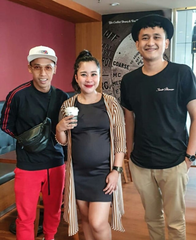 7 Potret Manis Chikita Meidy saat Hamil hingga Melahirkan Anak Pertama (255095)