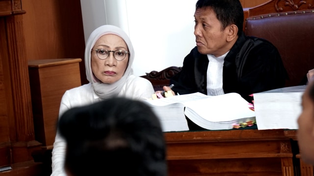Ratna Sarumpaet saat menjalani sidang dengan agenda pemeriksaan saksi, di Pengadilan Negeri Jakarta Selatan, Selasa (26/3). Foto: Iqbal Firdaus/kumparan