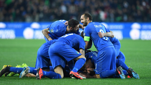 Selebrasi Timnas Italia pada laga melawan Finlandia. Foto: Reuters/Jennifer Lorenzini