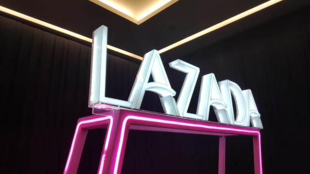 Logo Lazada. Foto: Jofie Yordan/kumparan