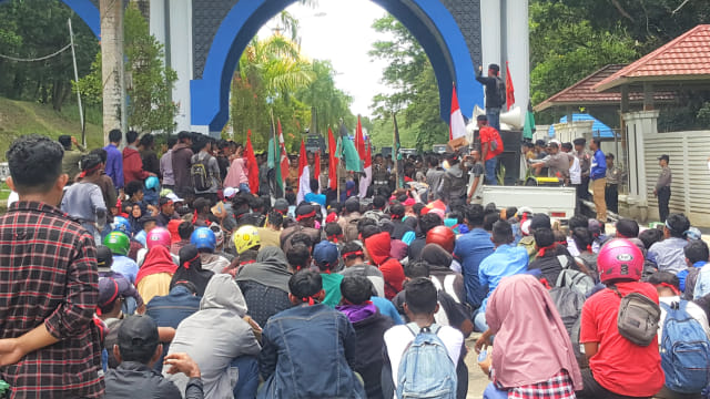 Demonstrasi aksi tolak tambang yang dilakukan oleh mahasiswa dan masyarakat Pulau Wawonii beberapa waktu yang lalu, Foto: Dok. kendarinesiaid
