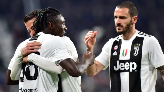 Moise Kean dan Leonardo Bonucci di Juventus. Foto: REUTERS/Massimo Pinca