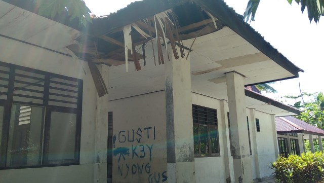 Bangunan Sekolah yang mengalami rusak berat,Foto:David/balleo-kumparan
