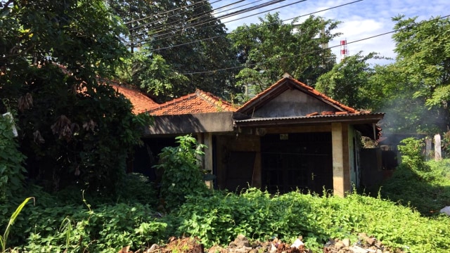 Rumah kosong di Depok, tempat ditemukannya jalangkung oleh Tim Jaguar, Polres Depok. Foto: Lutfan Darmawan/kumparan