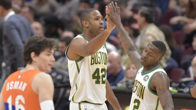 Pemain Boston Celtics, Al Horford dan Terry Rozier. Foto: David Richard-USA TODAY Sports via Reuters