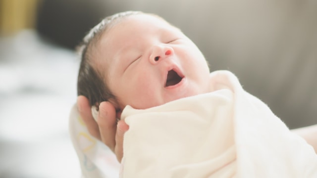 Ilustrasi bayi laki-laki yang baru lahir. Foto: Shutterstock