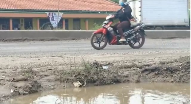 Jalan Pantura Cimohong.jpg