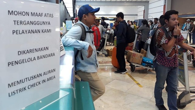 Menumpuknya antrean penumpang di counter checkin Sriwijaya Air Bandara Soekarno-Hatta. Foto: Dok. Sriwijaya Air