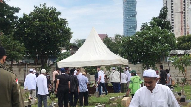 Suasana pemakaman asisten Ivan Gunawan, Andre Jordan Alatas Foto: Maria Gabrielle P/kumparan