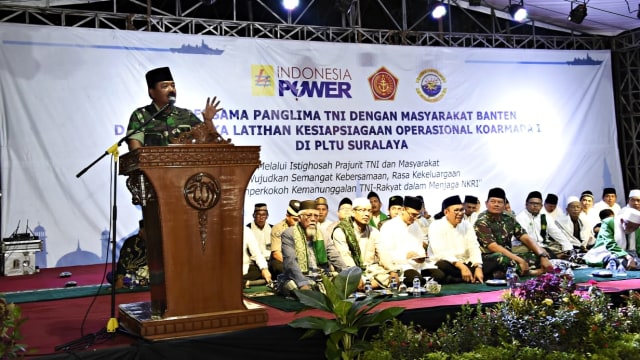 Panglima TNI, Hadi Tjahjono memberikan pidato sambutan kepada peserta Latihan Kesiapsiagaan Operasional Koarmada I, di Cilegon, Banten. Foto: Dok. Puspen TNI