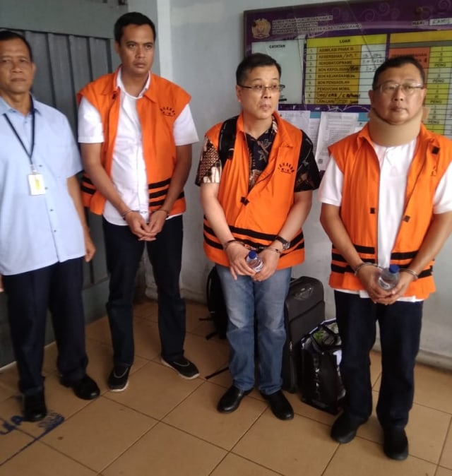 KPK eksekusi 3 terpidana kasus Kalteng ke Lapas. Foto: Dok. Humas KPK
