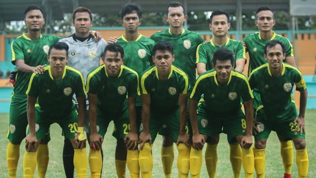Sejumlah pemain Bogor FC melakukan foto bersama sebelum bertanding. Foto: Dok. Instagram @bogor.fc