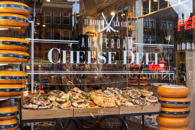 Mulai 2020, Pemerintah Amsterdam Larang Tur di Red Light District (337302)