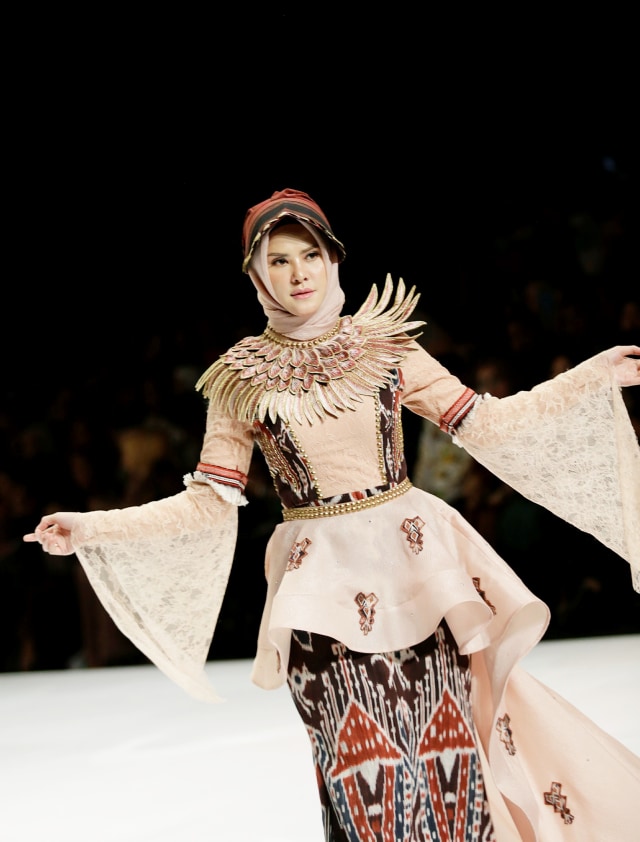 Angel Lelga, Indonesia Fashion Week 2019 (NOT COVER)