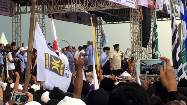 Capres nomor urut 02 Prabowo Subianto, pada Kampanye Akbar di Stadion Pekansari, Kabupaten Bogor, Jawa Barat. Foto: Raga Imam/kumparan