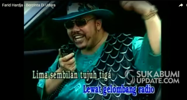 Musisi senior asal Sukabumi, Farid Hardja semasa hidup dalam video klip yang sempat populer di tahun 90-an. | Sumber Foto:Youtube.