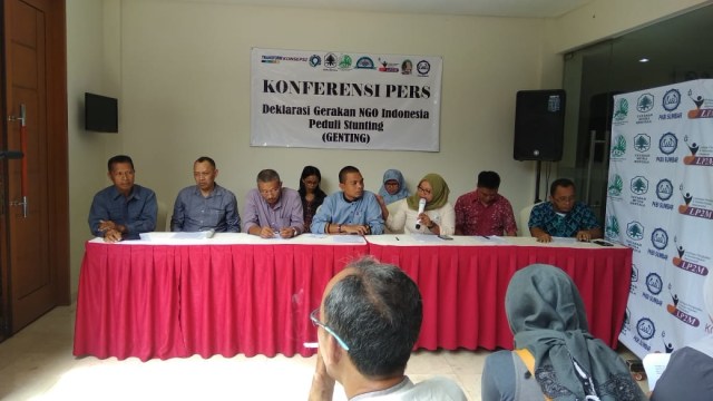 Deklarasi Gerakan NGO Indonesia Peduli Stunting yang berlangsung di Emersia Hotel, jumat (29/3) | foto: Latifah Desti Lustikasari/Lampung Geh
