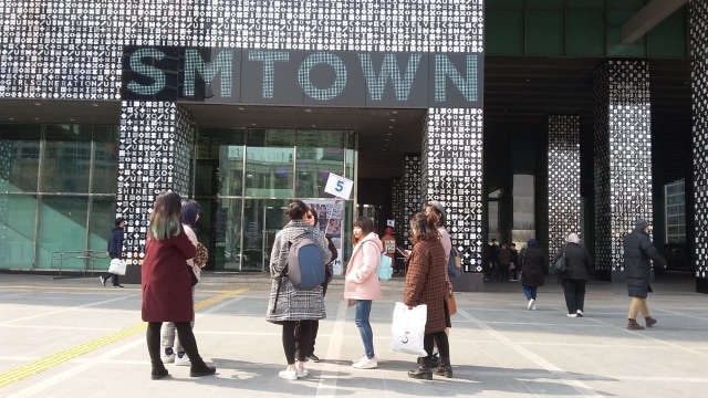 SM Town, tempat membesarkan artis Korea. Foto: Khiththati/acehkini