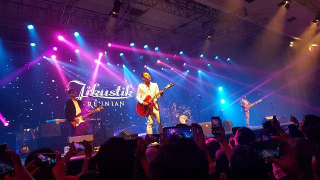 Konser Jikustik Reunian yang menghadirkan formasi awal Jikustik di Grand Pasific Hall, Jumat (29/3/2019). Foto: asa.