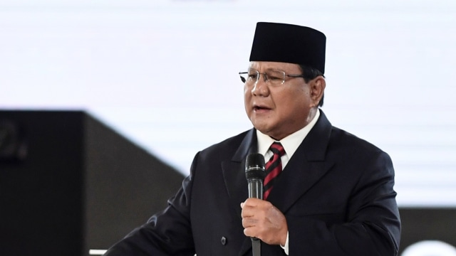 Capres no urut 02, Prabowo Subianto menyampaikan pendapatnya saat Debat Ke IV Pilpres 2019 di Hotel Shangri-La, Jakarta Pusat, Sabtu, (30/3). Foto: ANTARA FOTO/Hafidz Mubarak A