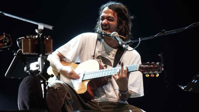 Aksi panggung Jason Ranti saat "Konser Aku Cinta" di Allianz Ecopark Ancol, Jakarta (30/3). Foto: Iqbal Firdaus/kumparan